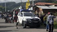 Menjelang Kampanye,  Rombongan Ketua Tim Koalisi Pemenangan SEPTE Jalan Kaki Menuju Okbibab