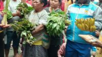Bupati Pegunungan Bintang Bersama Masyarakat Bersih Bersih di  Pasar Baru Mimalkatop