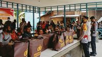 Polres Pegubin Beri Bantuan Sembako Kepada Masyarakat Di Serambakon