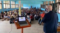 Dua Profesor Dari Amerika Serikat Berikan Kuliah Umum di Kampus Okmin Papua