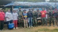 Dinas Kesehatan Pegubin Bersama Satgas Pamtas Yonif 751/VJS Gelar Pelayanan Imunisasi di Oksop   